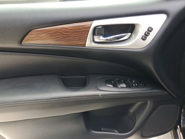 Used 2020 Nissan Pathfinder Platinum FWD image 20