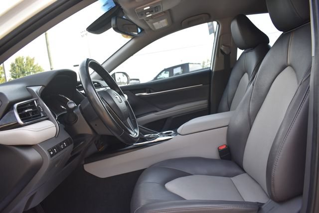 Used 2020 Toyota Camry XLE FWD image 24