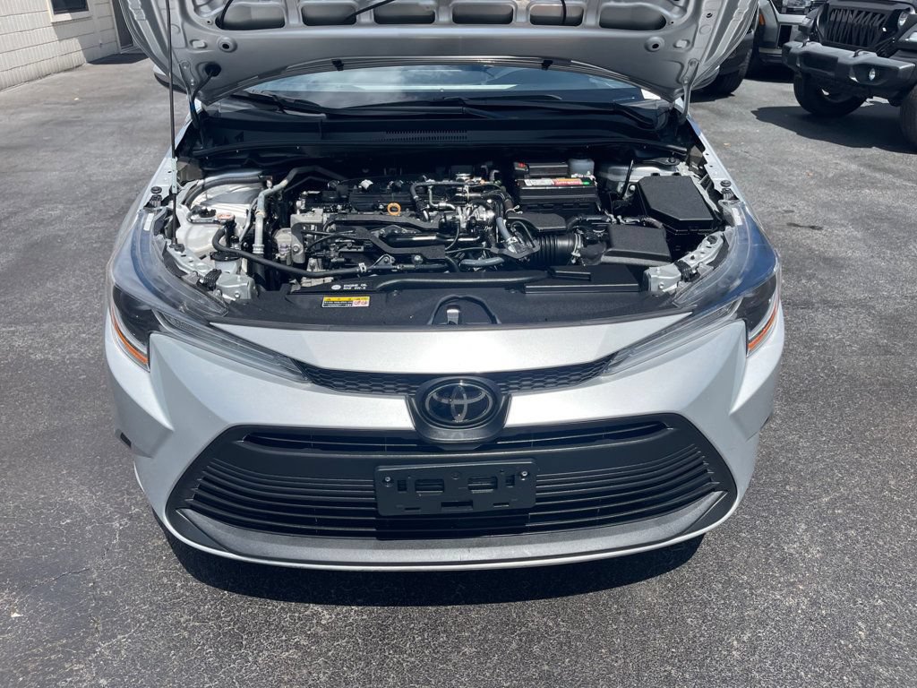 Used 2025 Toyota Corolla LE FWD image 20
