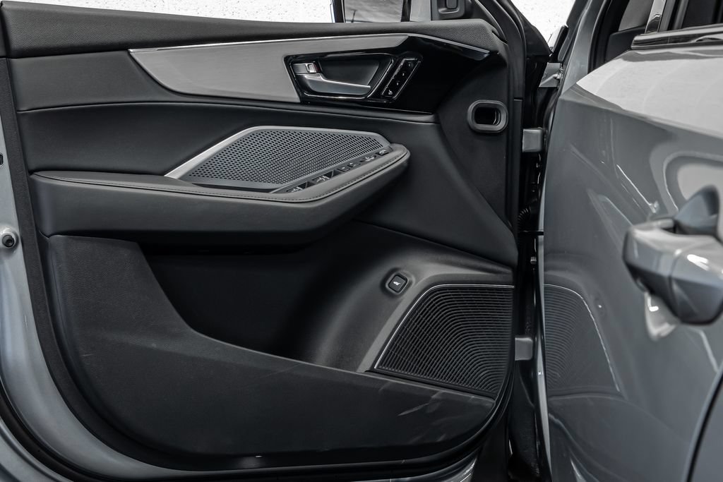 New 2026 Acura MDX SH-AWD image 16