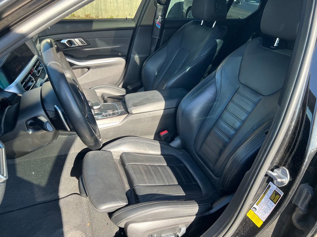 Used 2020 BMW 330i Sedan w/ M Sport Package RWD image 7
