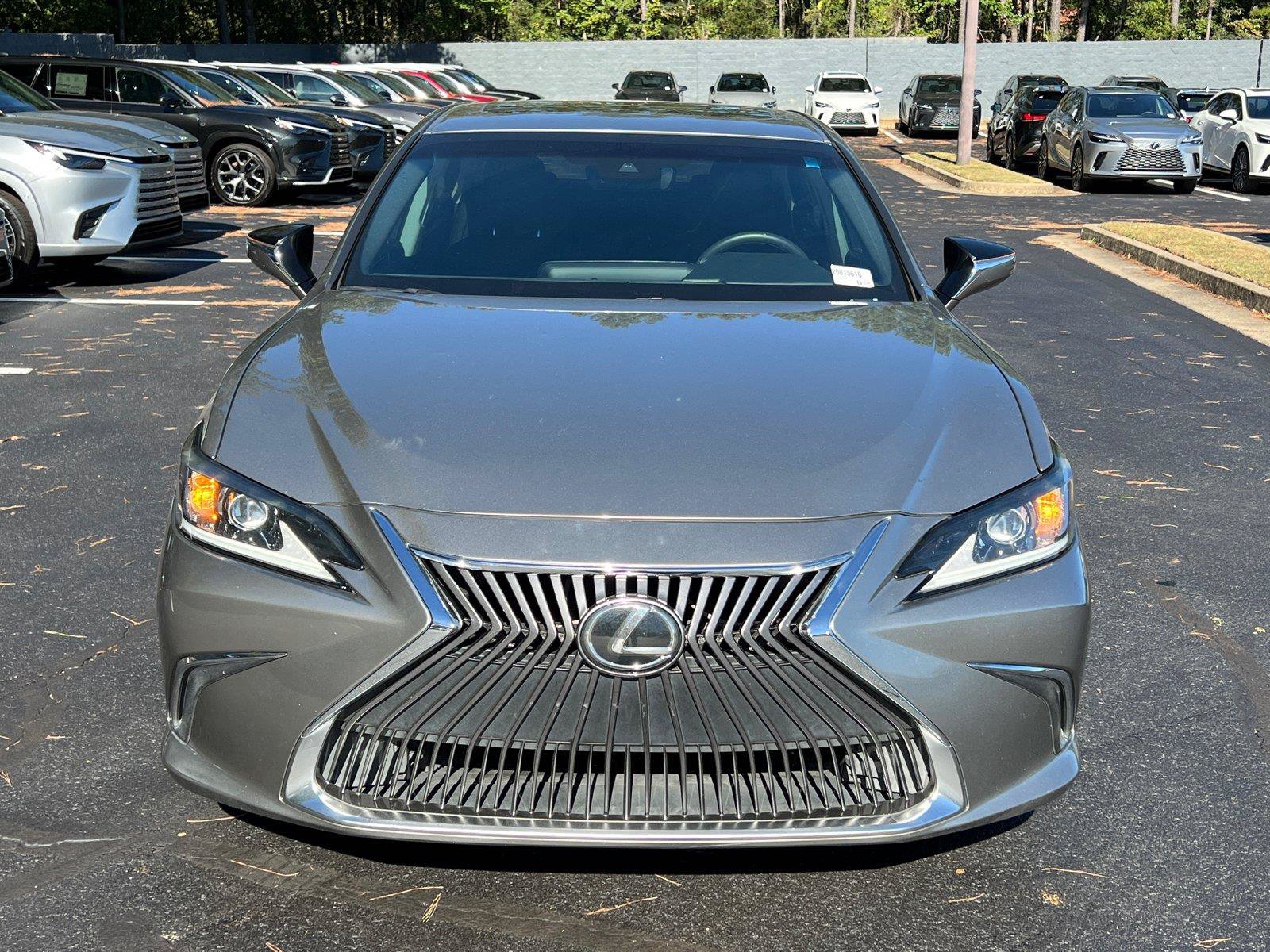 Used 2019 Lexus ES 350 w/ Accessory Package FWD image 2