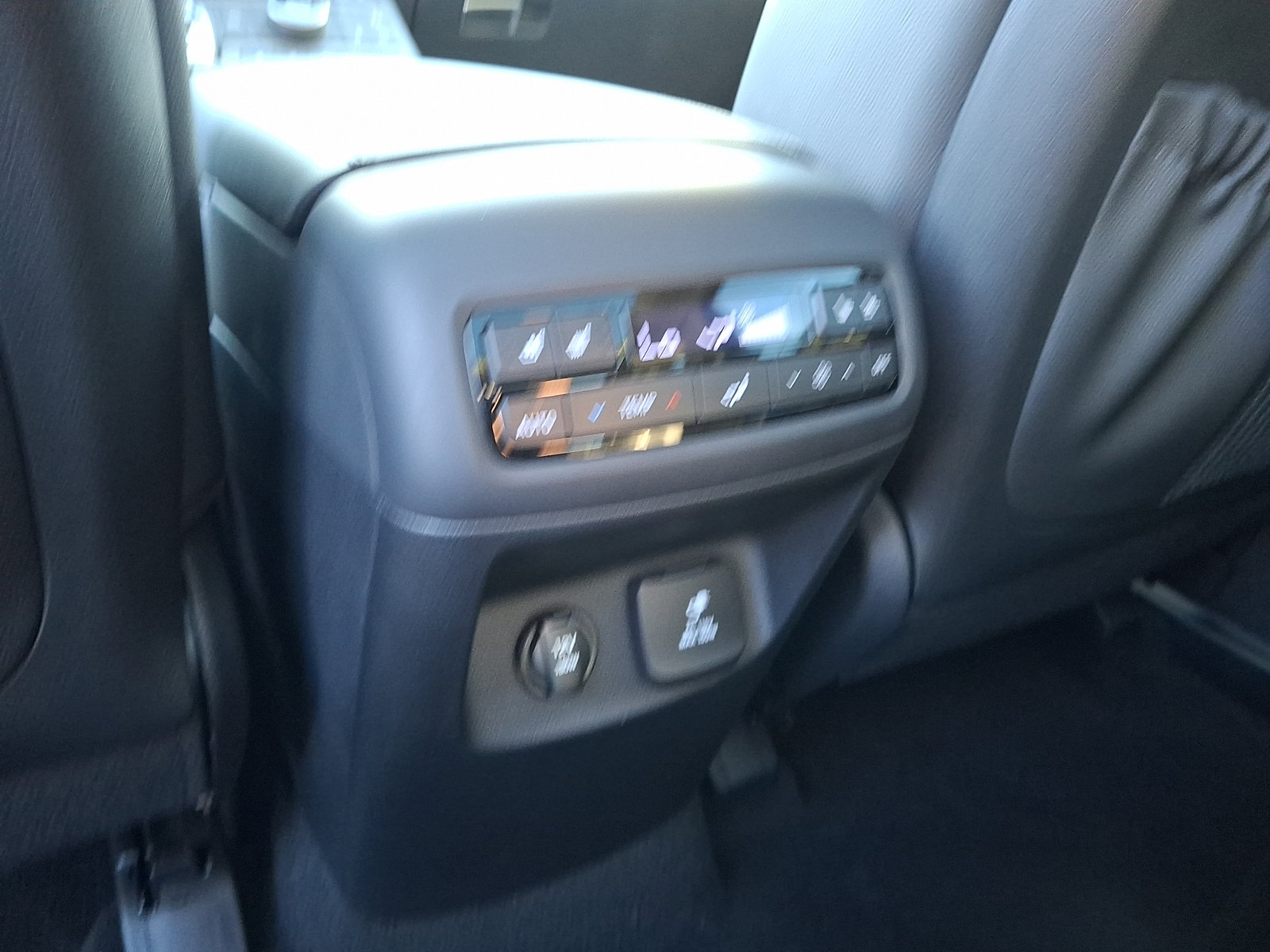 Used 2023 Hyundai Palisade Limited FWD image 11