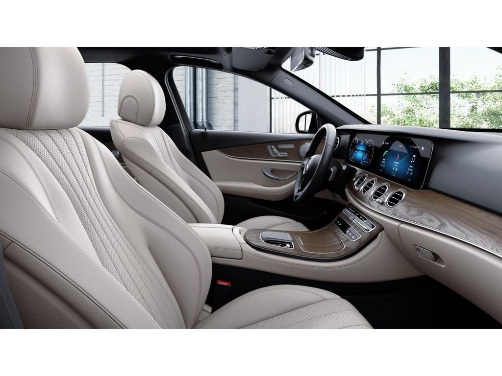 Used 2023 Mercedes-Benz E 350 4MATIC Sedan image 4