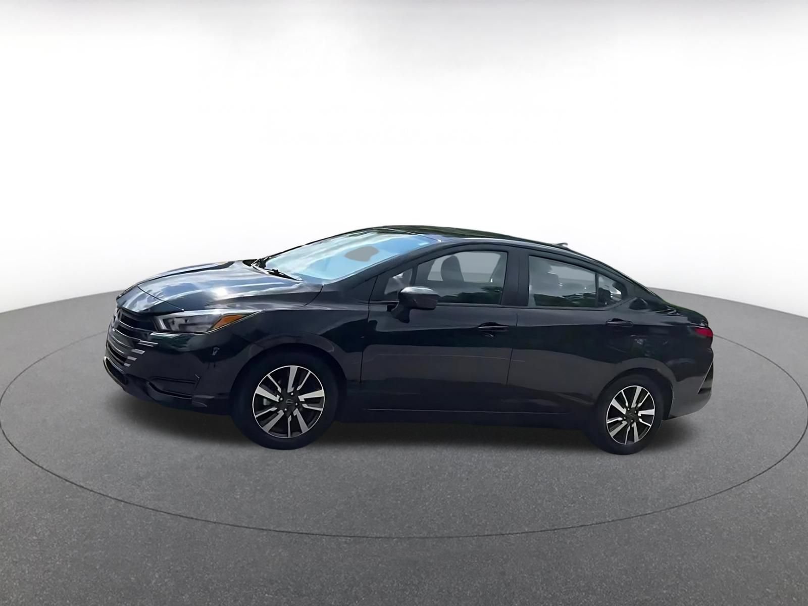 Used 2025 Nissan Versa SV FWD image 8