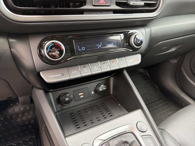 Used 2022 Hyundai Kona Limited AWD/4WD image 17
