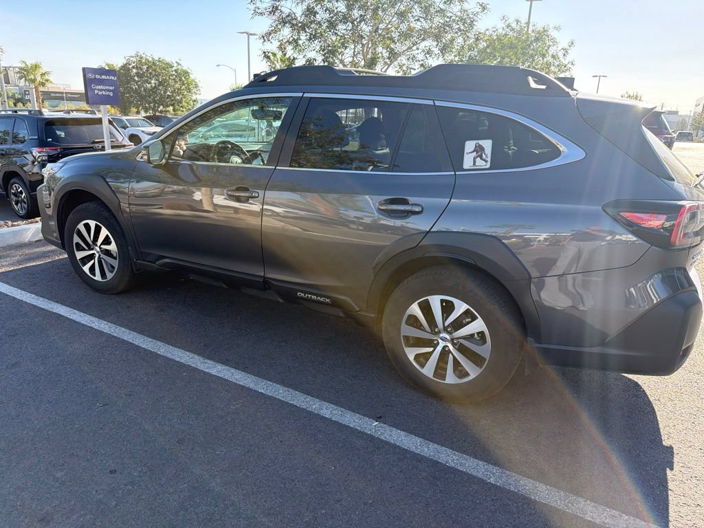 Used 2025 Subaru Outback Premium AWD/4WD image 32