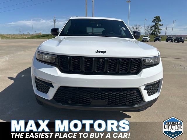 Used 2024 Jeep Grand Cherokee Limited w/ Luxury Tech Group II image 11