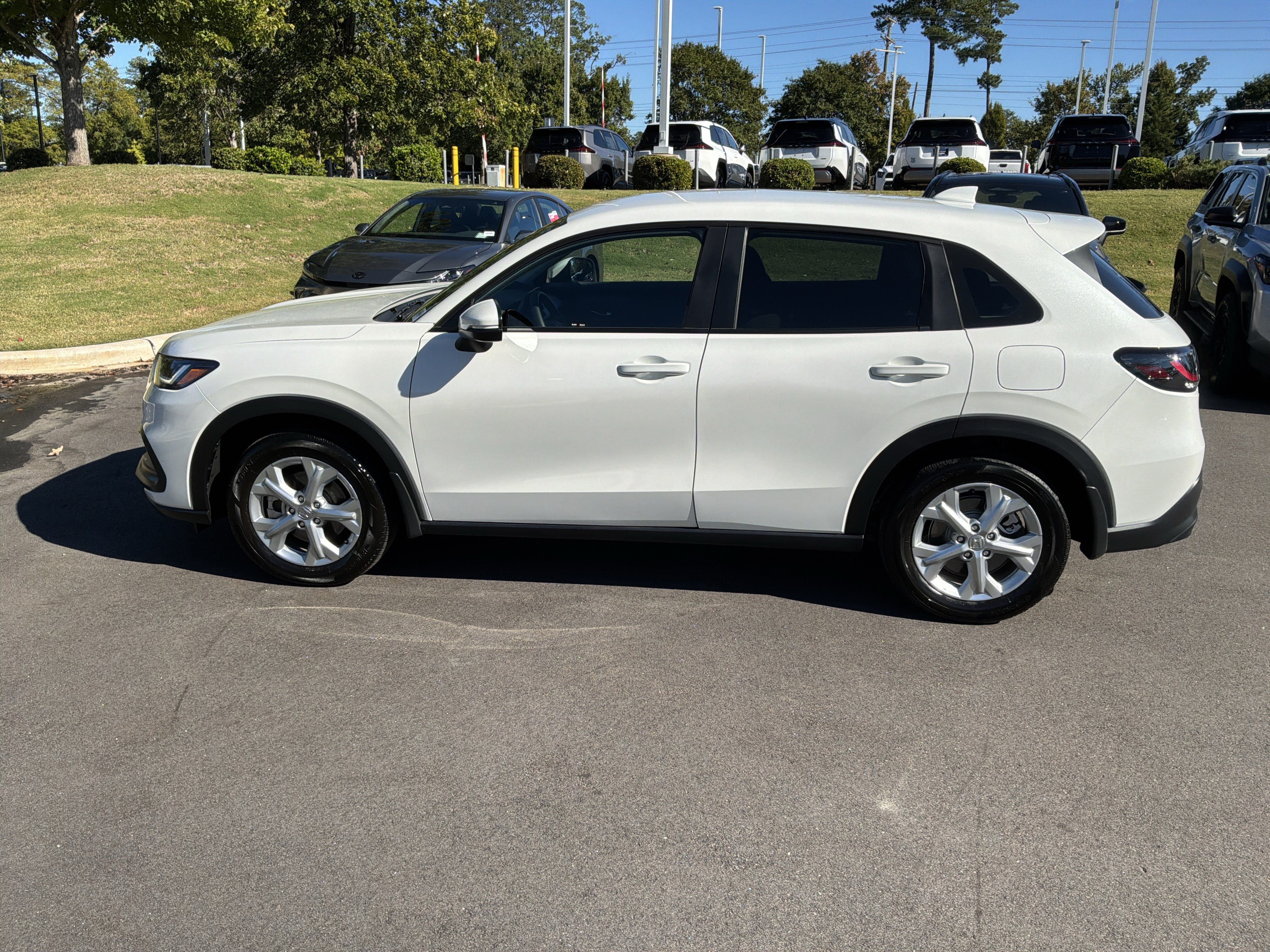 Used 2025 Honda HR-V LX image 7
