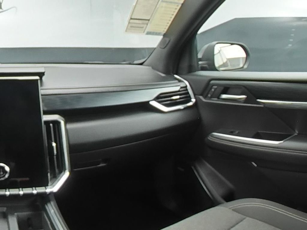 Certified 2025 GMC Acadia Elevation FWD image 18