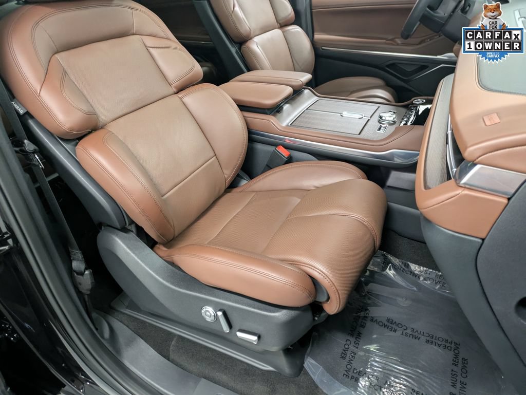 Used 2026 Lincoln Navigator Reserve AWD/4WD image 32