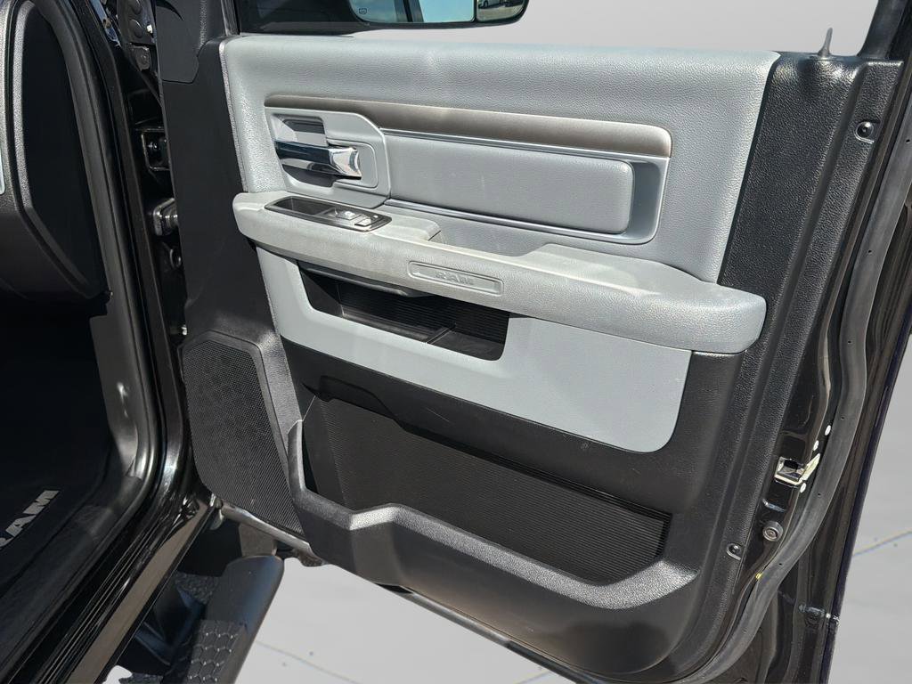 Used 2017 RAM 2500 Big Horn w/ Sport Appearance Group image 9