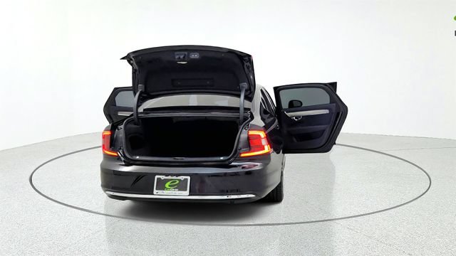 Used 2023 Volvo S90 B6 Plus AWD/4WD image 18