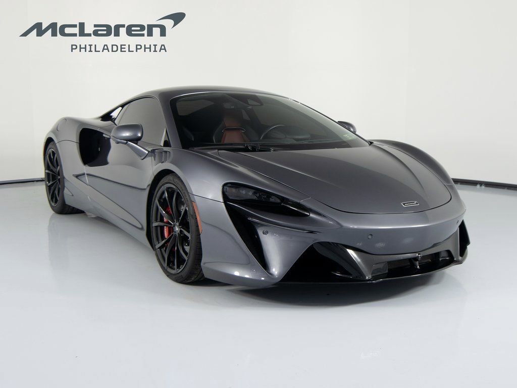 Used 2023 McLaren Artura image 3