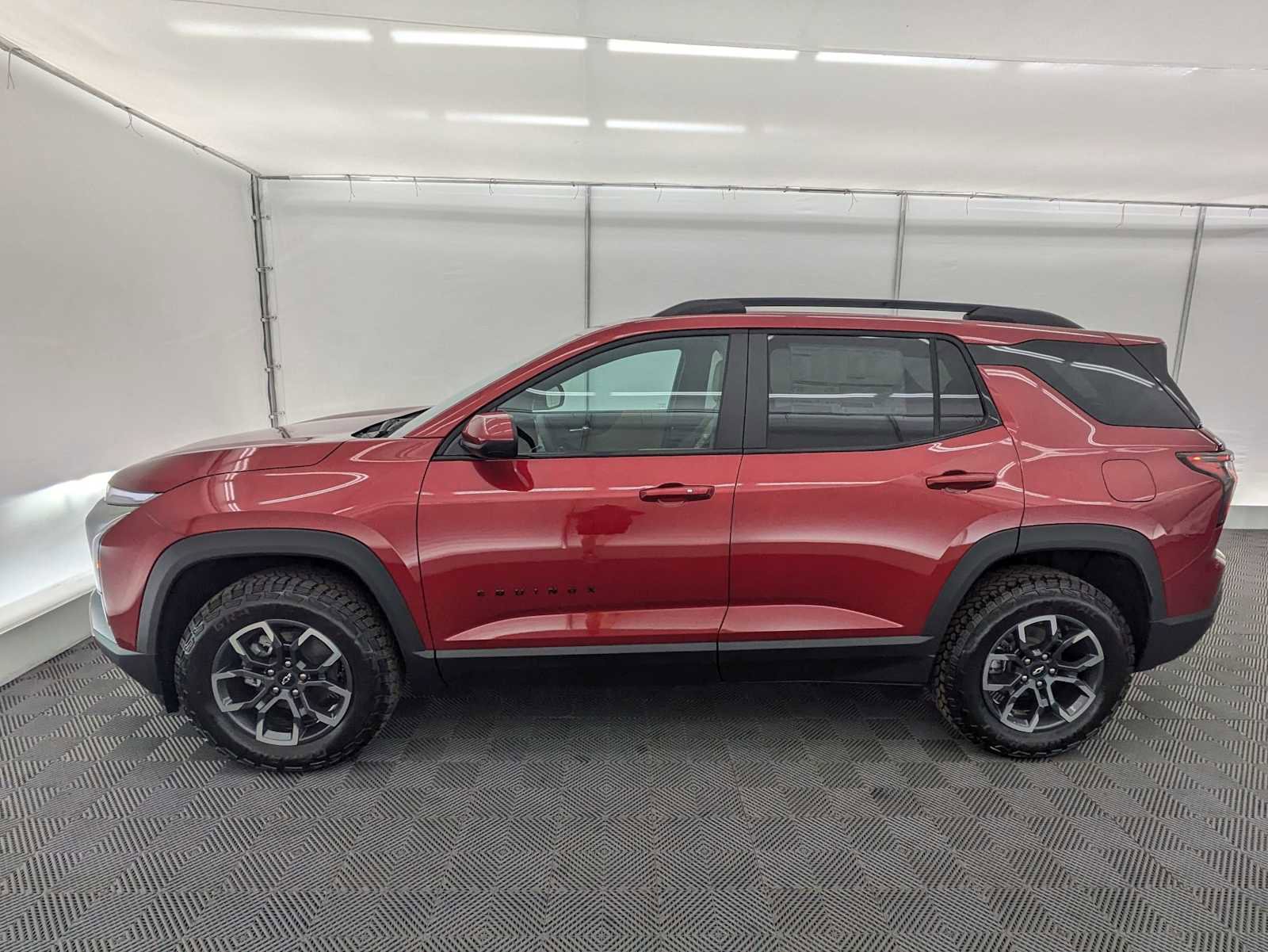 New 2026 Chevrolet Equinox ACTIV AWD/4WD image 3