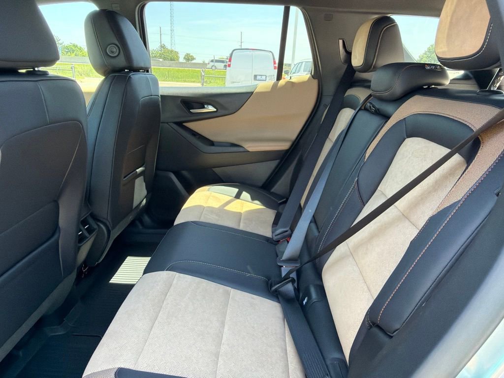 New 2026 Chevrolet Equinox ACTIV w/ LPO, Floor Liner Package FWD image 14