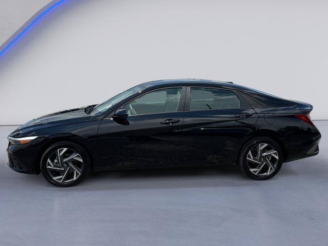 Used 2025 Hyundai Elantra Sport FWD image 7