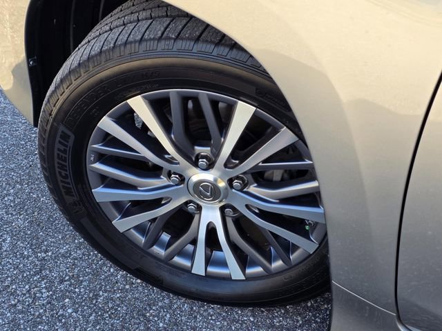 Used 2019 Lexus LX 570 4WD w/ Luxury Package image 43