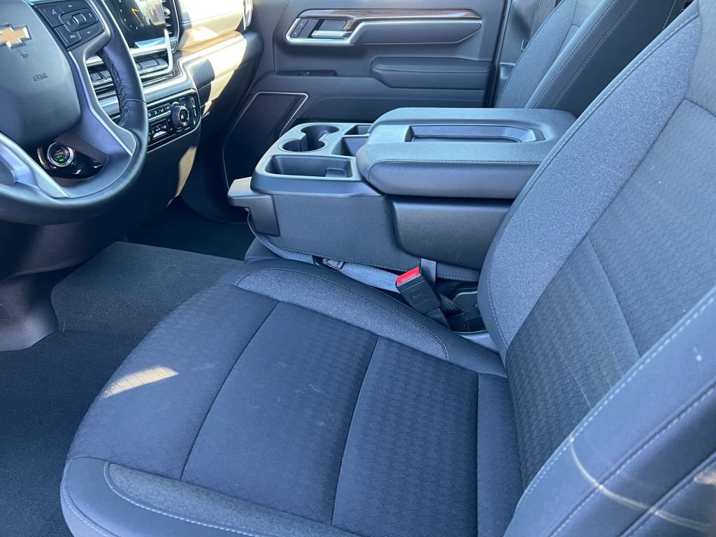 Used 2025 Chevrolet Silverado 2500 LT w/ Convenience Package AWD/4WD image 10