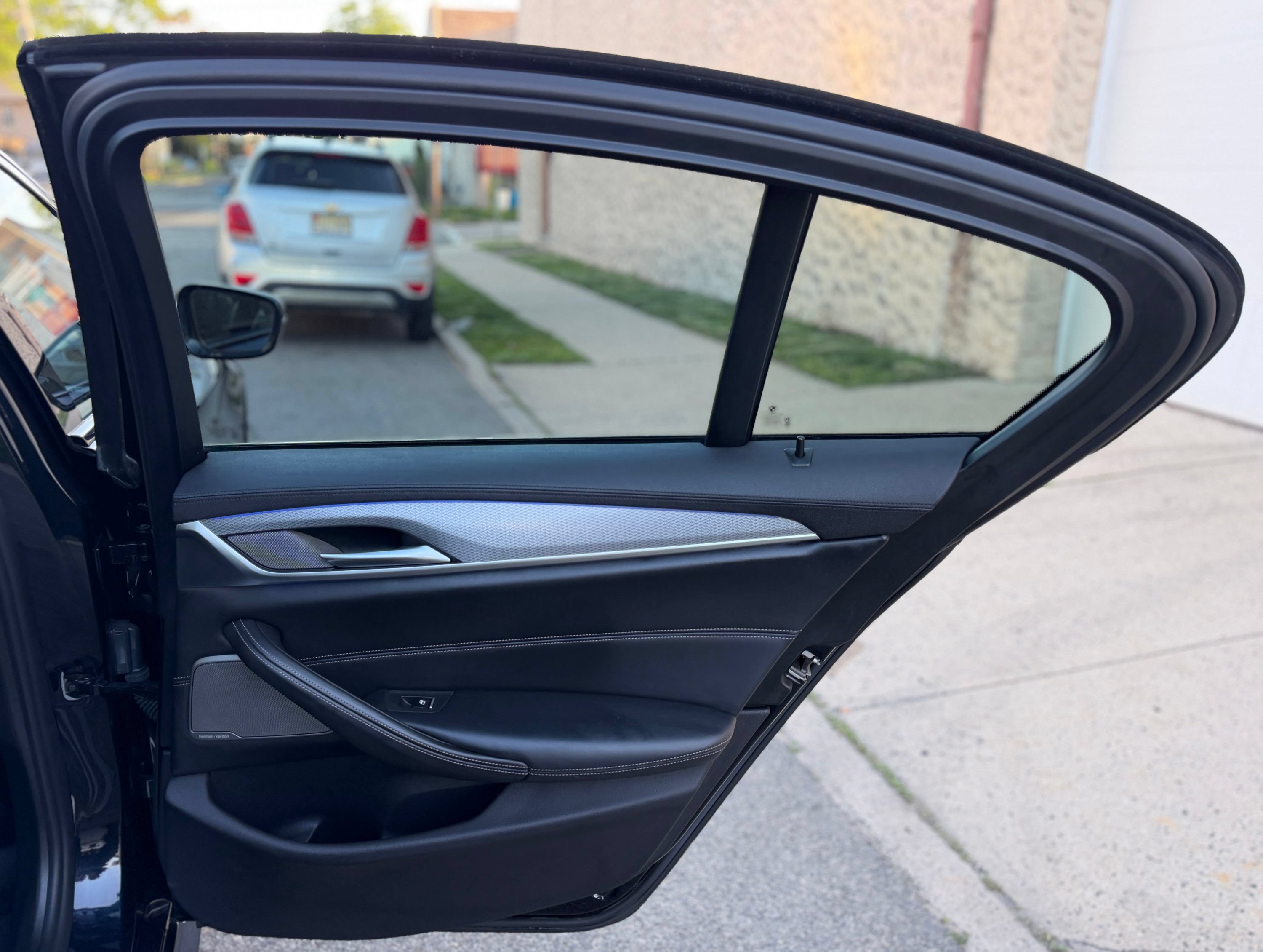 Used 2019 BMW M550i xDrive AWD/4WD image 19