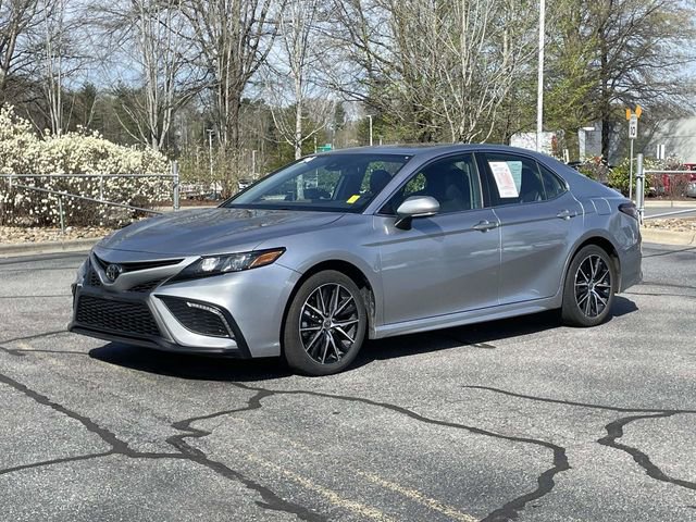 Used 2024 Toyota Camry SE w/ Convenience Package