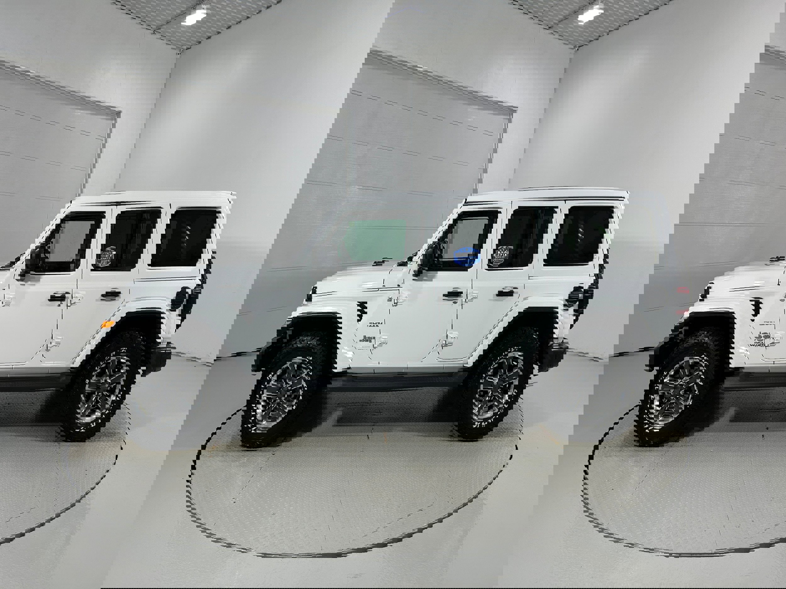 Used 2019 Jeep Wrangler Unlimited Sahara w/ Uconnect 4C Nav & Sound Group image 23