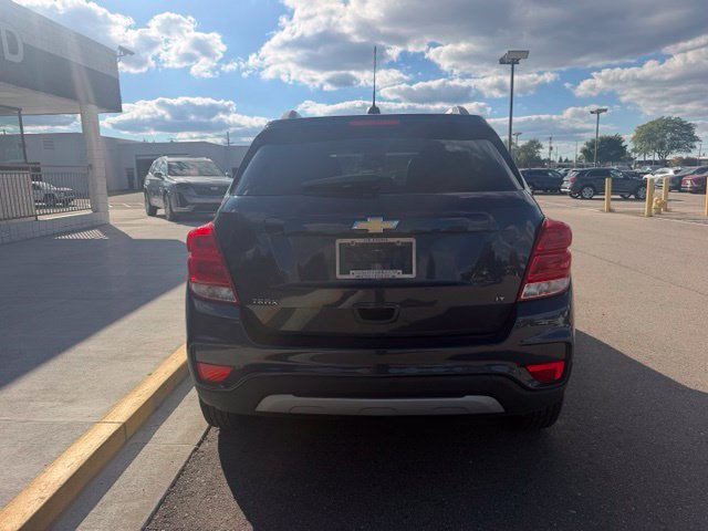 Used 2019 Chevrolet Trax LT w/ Sun & Sound Package FWD image 9