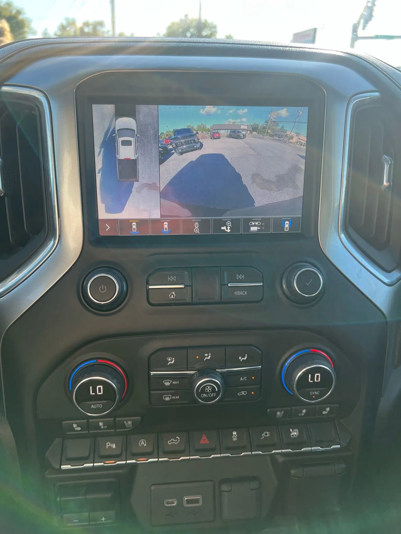 Used 2019 Chevrolet Silverado 1500 LTZ image 28