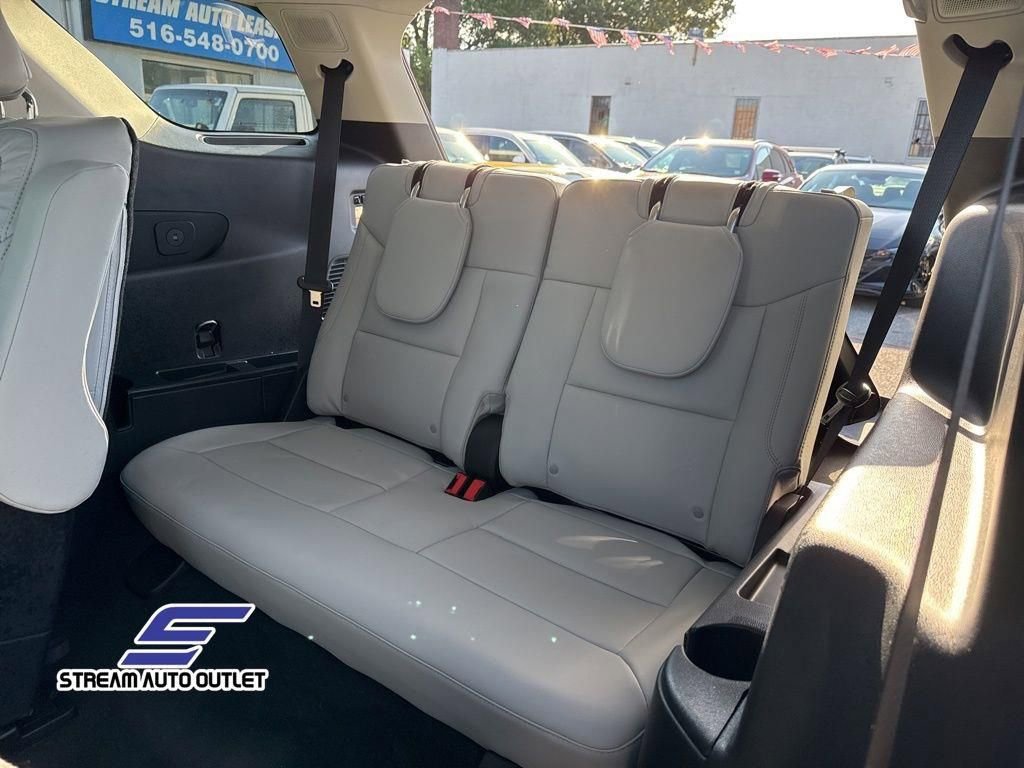 Used 2025 Ford Explorer Platinum w/ Ultimate Package image 26