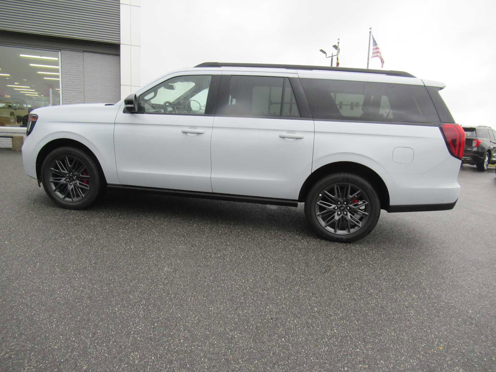 New 2025 Ford Expedition Max Platinum w/ Stealth Performance Package image 8