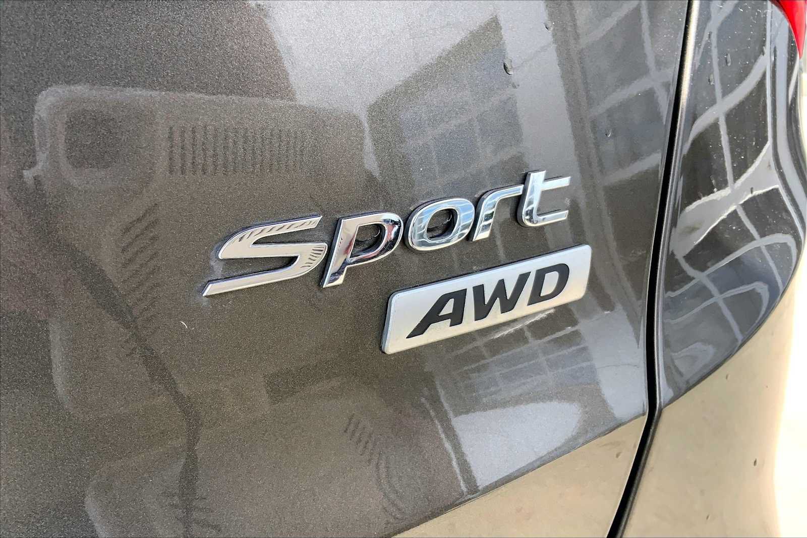 Used 2014 Hyundai Santa Fe Sport w/ Premium Equipment Package 03 AWD/4WD image 9