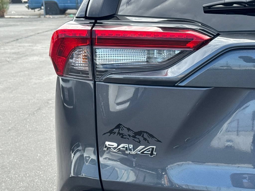 Used 2022 Toyota RAV4 XLE Premium AWD/4WD image 9