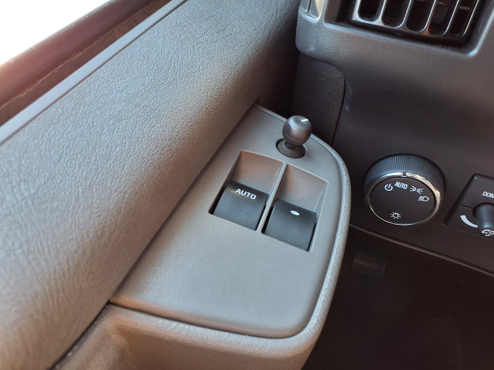 Used 2025 Chevrolet Express 3500 LS RWD image 20