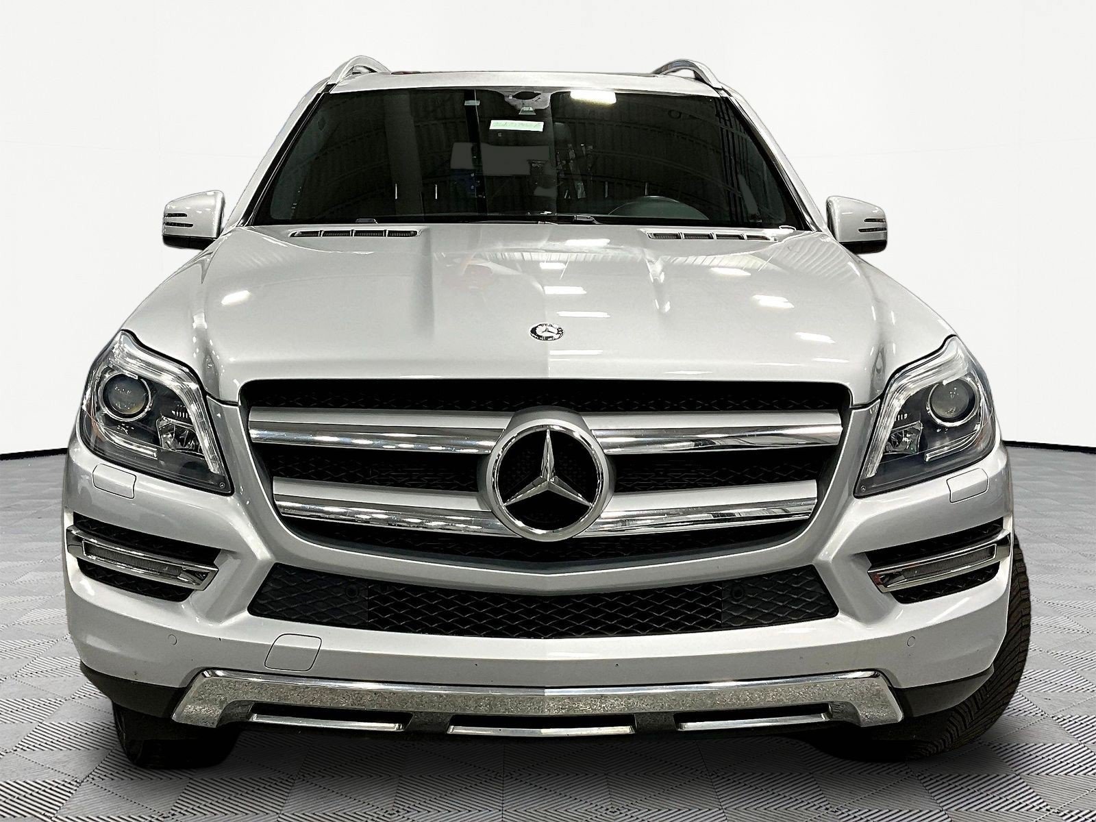 Used 2016 Mercedes-Benz GL 450 4MATIC image 2