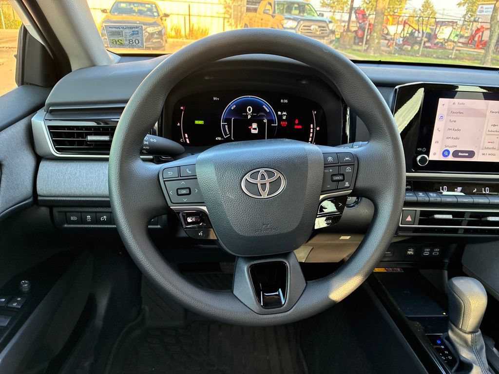 Used 2025 Toyota Camry LE FWD image 17