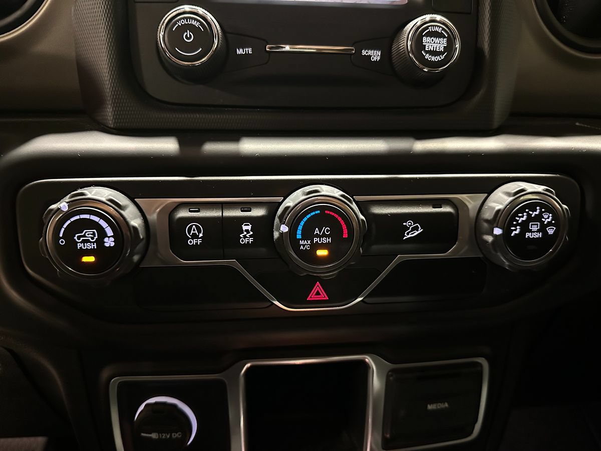 Used 2018 Jeep Wrangler Unlimited Sport AWD/4WD image 32