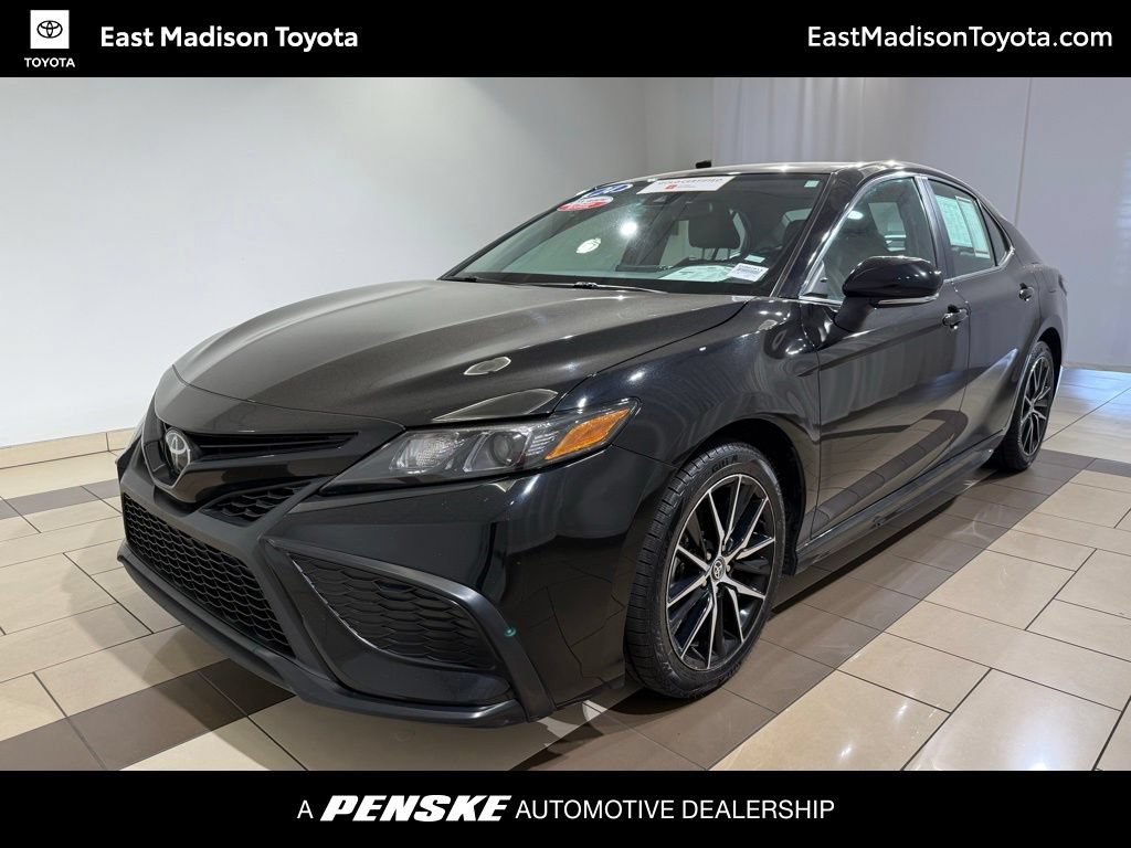 Certified 2024 Toyota Camry SE FWD image 1