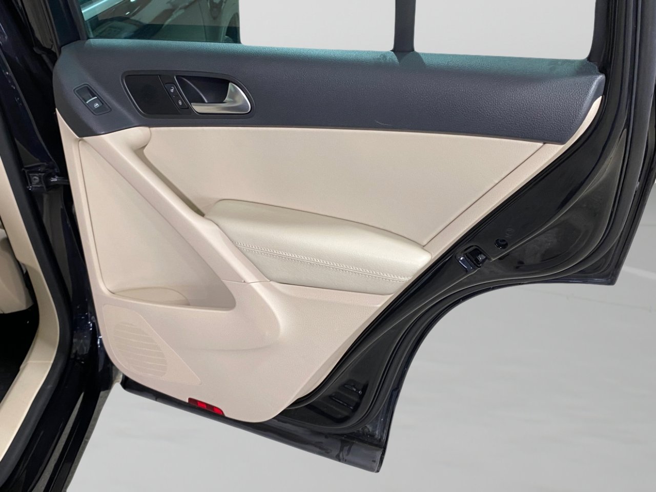 Used 2017 Volkswagen Tiguan Wolfsburg Edition image 26