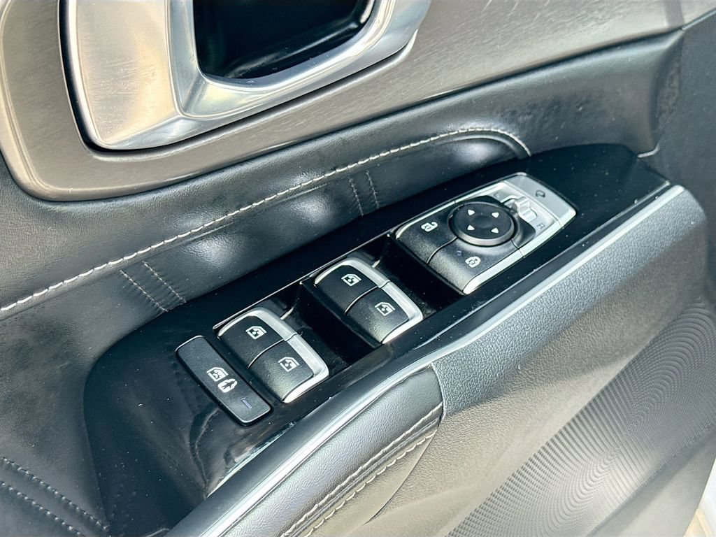 Certified 2023 Kia Sorento SX AWD/4WD image 21