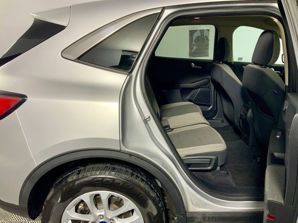 Used 2020 Ford Escape SE image 33