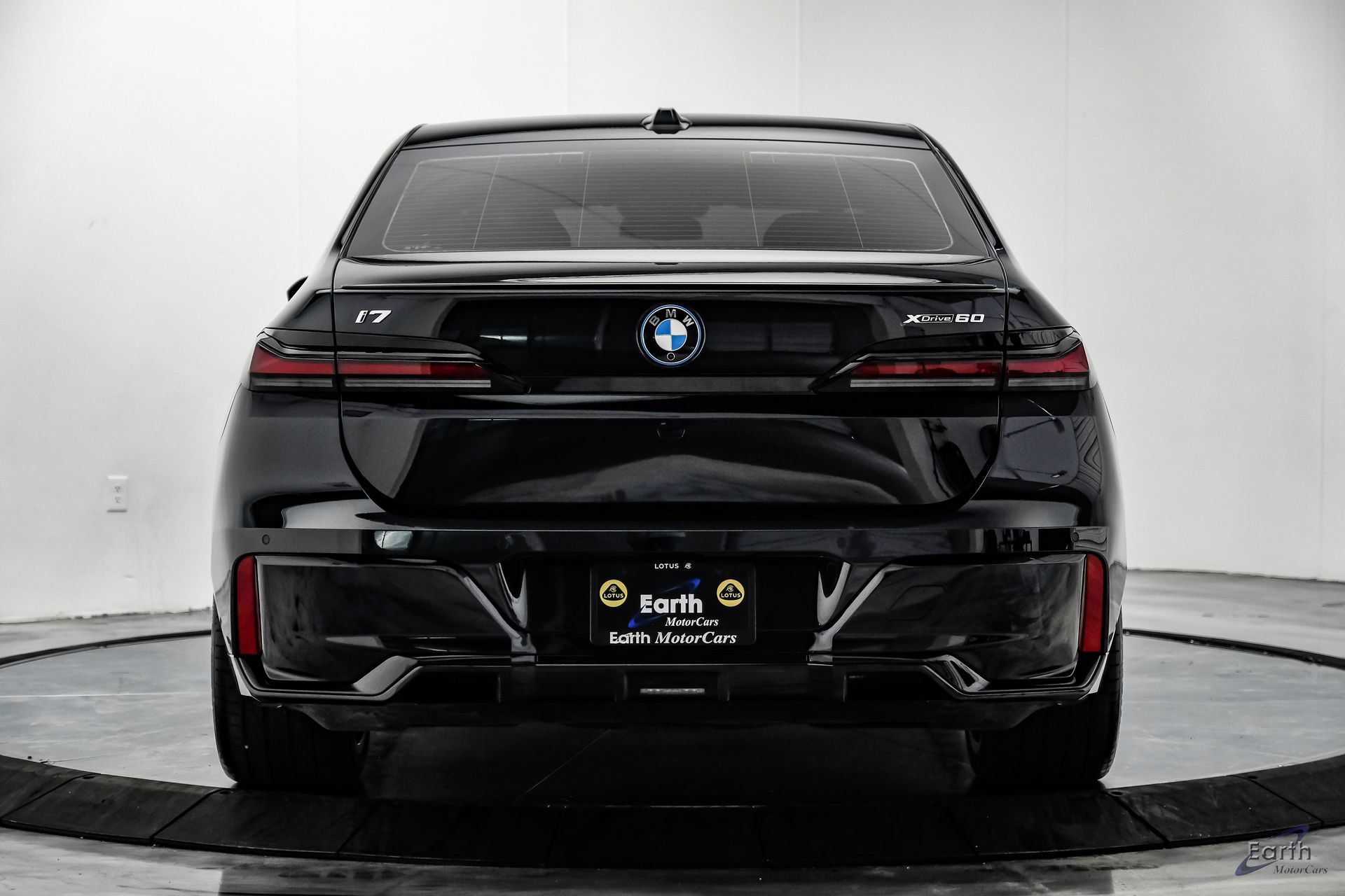 Used 2025 BMW i7 xDrive60 w/ Executive Package AWD/4WD image 12