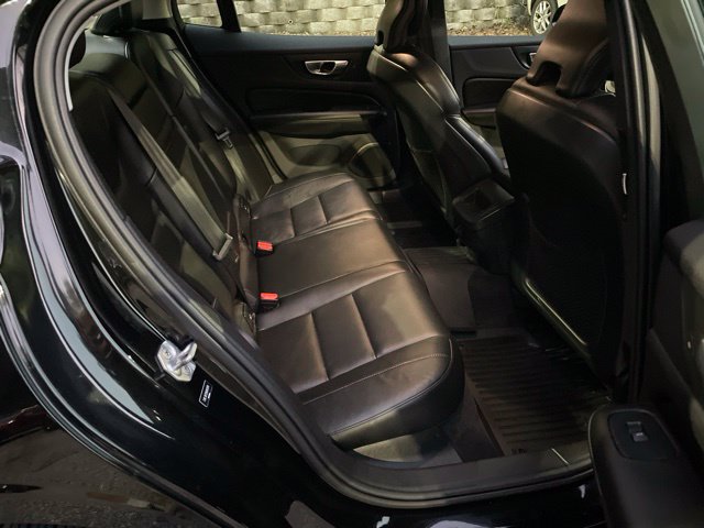 Used 2022 Volvo S60 B5 Momentum w/ Climate Package FWD image 14