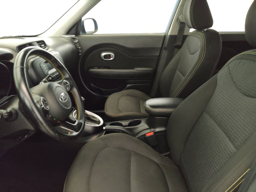 Used 2016 Kia Soul + w/ Designer's Package FWD image 17