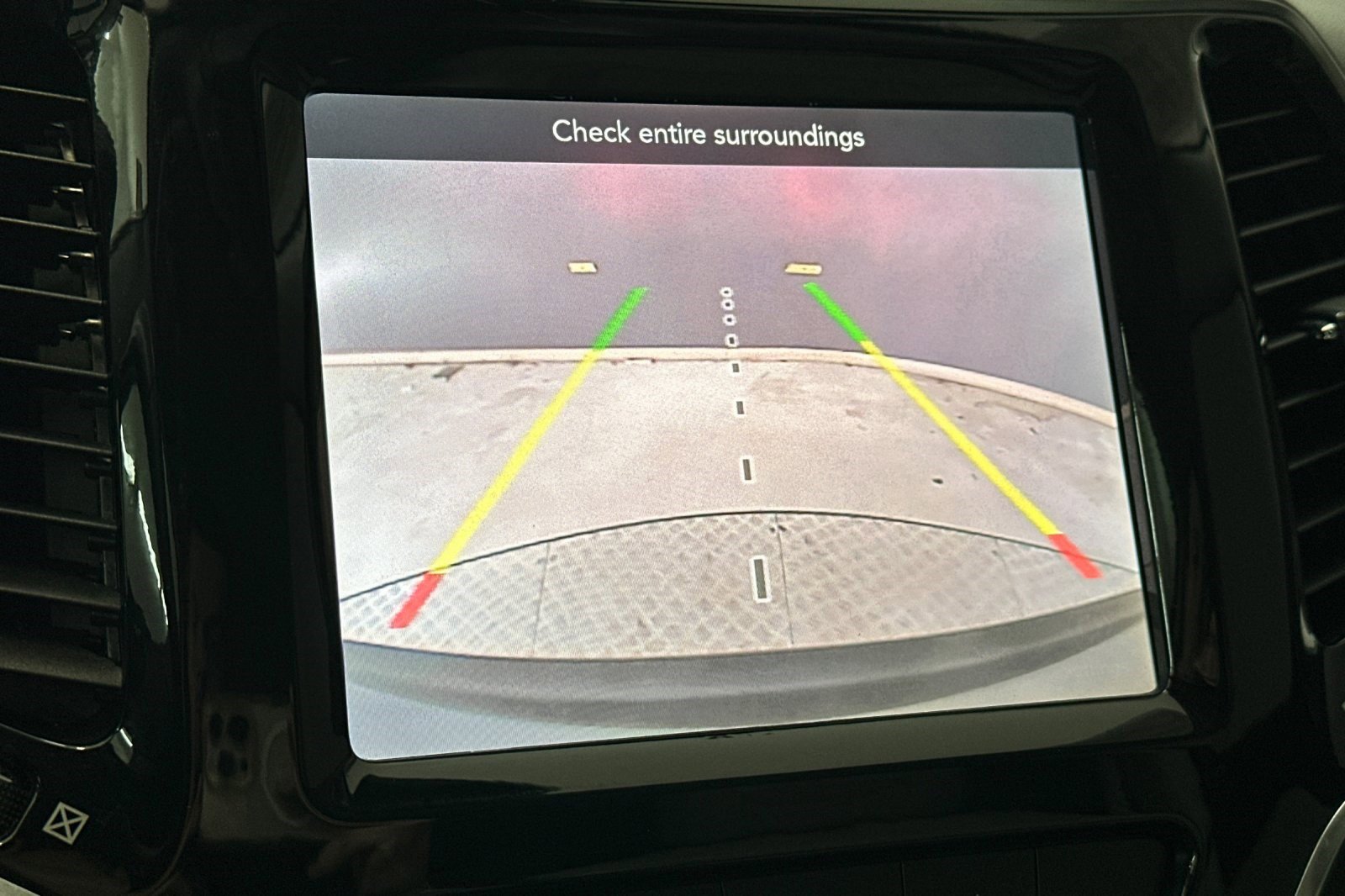 Used 2019 Jeep Cherokee Limited w/ Technology Group image 23