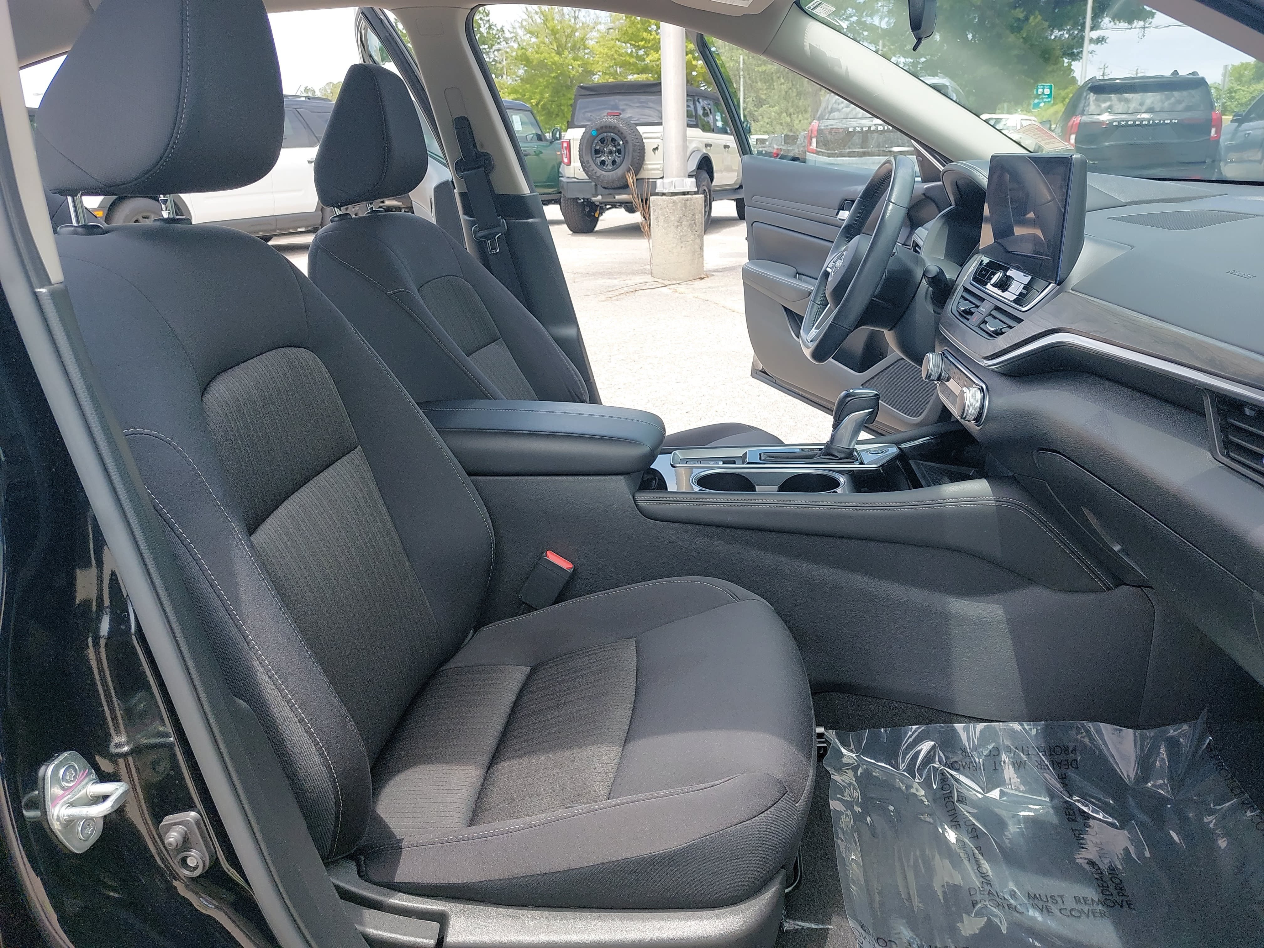 Used 2024 Nissan Altima 2.5 SV w/ SV Premium Package FWD image 10