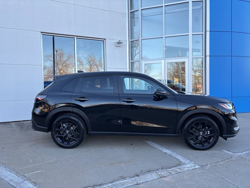 Used 2025 Honda HR-V Sport image 7