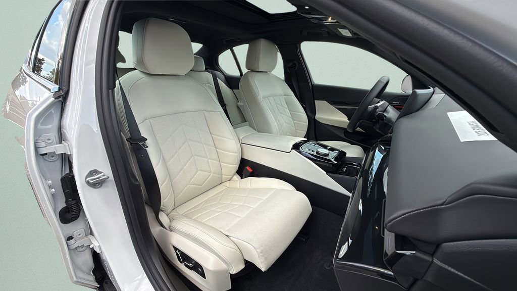 Certified 2026 BMW 530i w/ Premium Package image 26