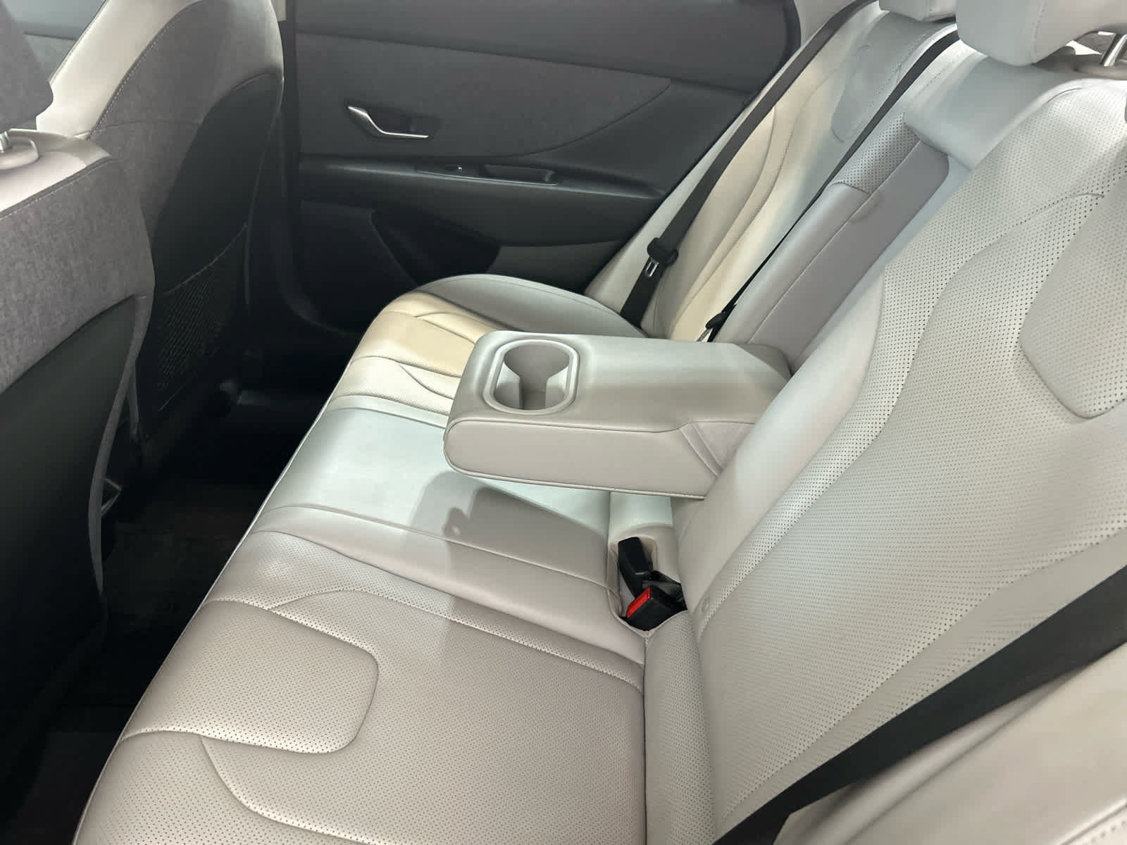 Used 2024 Hyundai Elantra Limited FWD image 10