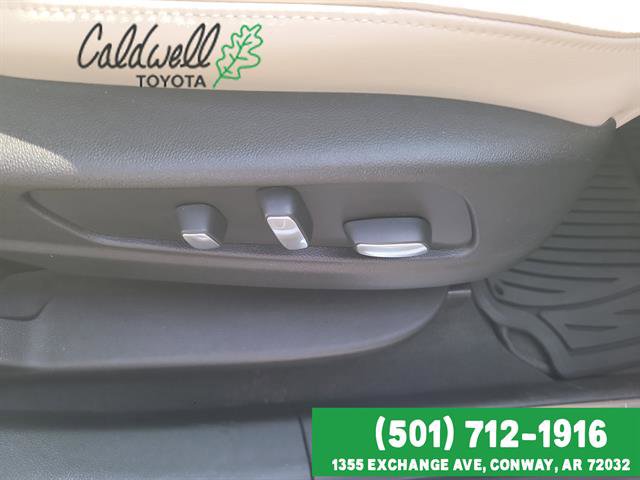 Used 2018 Cadillac XT5 Luxury w/ Driver Awareness Package image 29