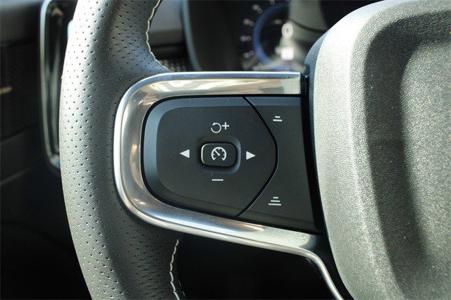 Used 2021 Volvo XC40 P8 Recharge w/ Advanced Package image 11